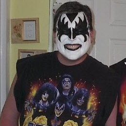 Novice musician since 1981, Computer Geek. 
Lover of Kiss, Journey, Van Halen, Vinyl LP's, Human Beings, Classic Rock, Hair Metal and Yacht Rock. 
NO POLITICS