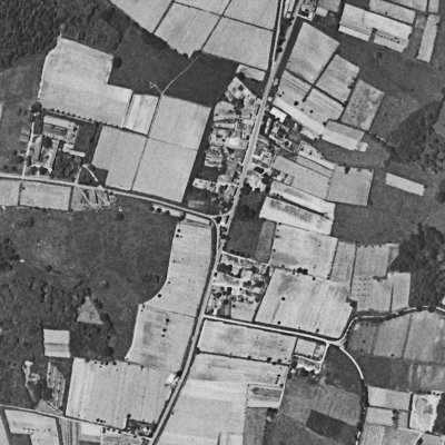Image aérienne d'un lieu en France au hasard.
Sources IGN : BD ORTHO® / BD ORTHO® Historique.