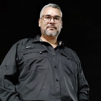 Lcdo. RR.II. Productor de @HoraClicTV, RRSS, AntiEventos taurinos. Mi interés siempre será informar por éso ahora estudio Comunicación Social.