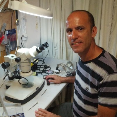 Neuroscientist at Ben Gurion University of the Negev and enthusiastic cyclist.