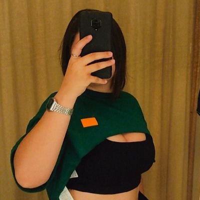 elynandrade's profile picture. Milionária, linda, famosa, estilosa, cantora.. Assim é a Billie Eilish.
Eu sou Ely!