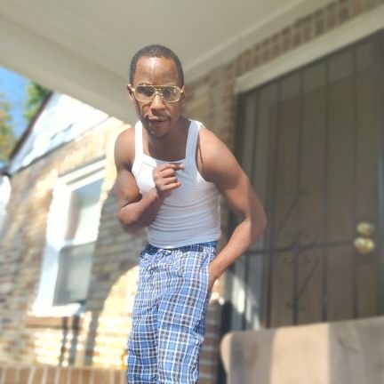 TheLoyal_Lion's profile picture. Just a Man that love money and peace 💯 how are you today shid I'm at work 😁💰🚴🏂🏄🏊anyway I can count it up #noworries