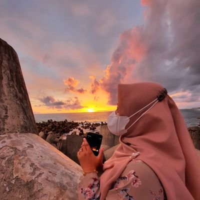 ElvaLatif's profile picture. 