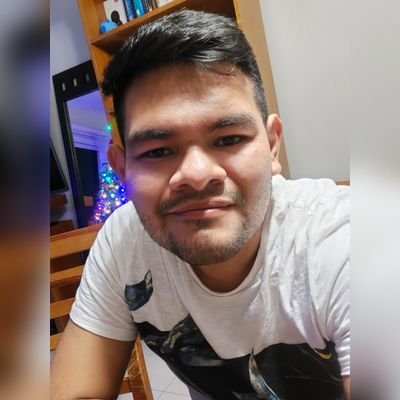 Veracruzano. Ingeniero Químico. Ajedrez. Gamer. Café. Más cabrón que bonito.
