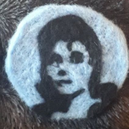 leanbhpaiste's profile picture. I should have been born in the nineteenth century. Then I'd have had bloodletting and George Moore.
Nineties Michael Jackson is my Michael.