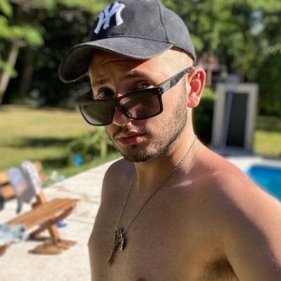 santiago_cavs's profile picture. 🌚 Buenos Aires, Argentina.
🏀 26.