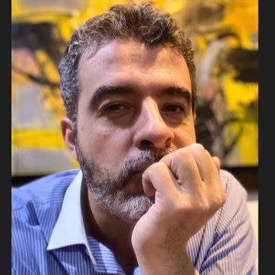 Parido para la vida contemplativa, pero no se pudo. Periodista de @NoticiasCaracol y @elespectador. Escríbame a jdlaverde@caracoltv.com.co