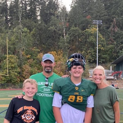 Husband, father, and Oregon Duck. Blessed to get up everyday and do something I love. @westlinn_fb Offensive Line Coach