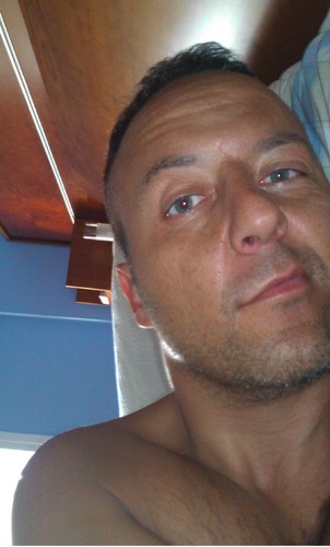 llueis's profile picture. ¡viva el mensaje absurdo y la respuesta inteligente!