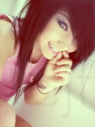 my name is raquelia and im 16 :) hehe ima belieber!! :D hahah follow me?