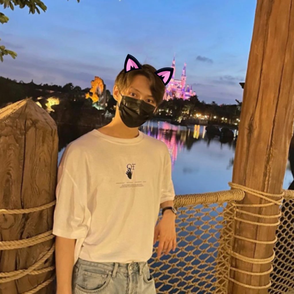 moon__junpi Profile Picture