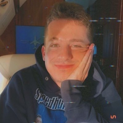 💡💚 || she/her || @charlieputh
