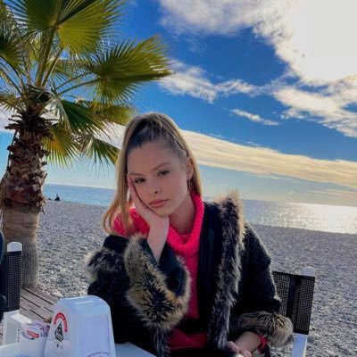 soponariugiulia's profile picture. divento di vento;