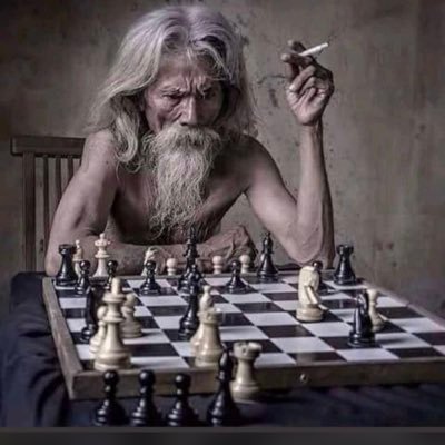 la grandeur d’un chef se mesure à l’employeur de l’amour qu’il voue son peuple. 🎖PRO MILITANT OF CNRD⚖️ auparavant berger chamelier à L’ENNIDI-OUEST