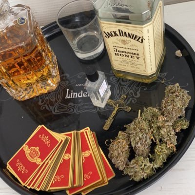 zart4x's profile picture. yo l’équipe 💪🏻 TWITCH : https://t.co/UF9g3syMIb