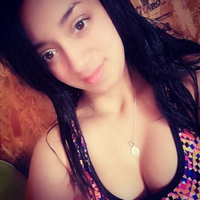 Soy una persona tranquila orgullosa de lo lindo que es la vida  feliz siempre Orgullosa  amable cariñosa. siempre buena de un corazón bonito. liceo ceia iqqe💓