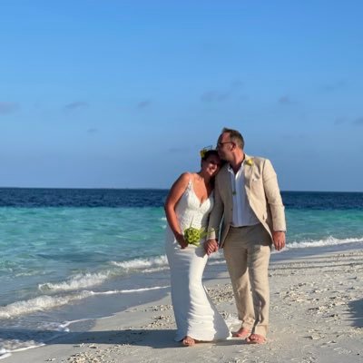 kelski18's profile picture. every day is a gift, live it to the full 💚