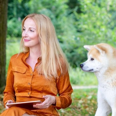 multipontentialite • she/her • executive • sociologist & consultant • celebrant • dog behaviourist • private account • more or less • it‘s an akita