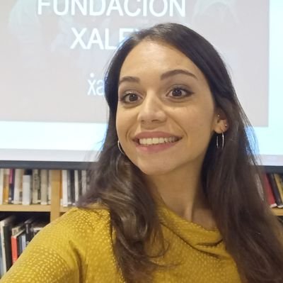 Comunicadora. De Madrid viviendo en Málaga. Coeducación. Feminismo. Pensamiento crítico para la revolución. 👉Hablemos de género y salud mental.