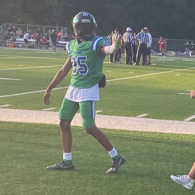 ‘22 👨🏽🎓
Mountain Island Football 🏈 CB #35
FEAR NO MAN | FEAR GOD