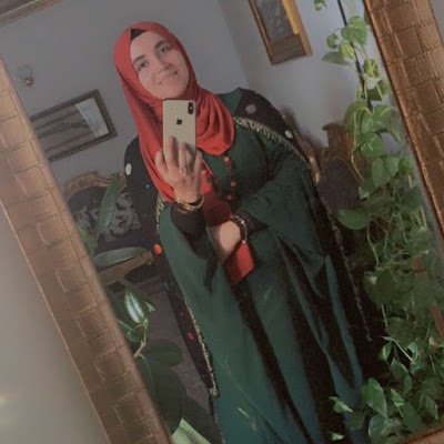 إِنَّكَ مَعَ مَنْ أَحْبَبْتَ. فهل یوجد اجمل من هذه؟