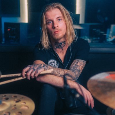 Drummer || @hollowfront 🥁      Endorsed by Paiste Cymbals, SJC Drums, Vic Firth, 64 Audio, Vratim