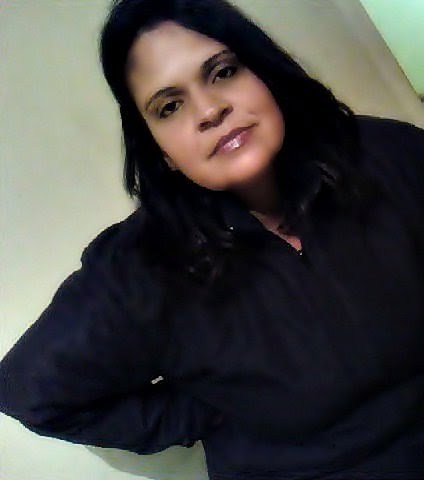 Sou uma mulher interessada nas atualidades do mundo,procurando dialogar com o mundo,compartilhando amizade,entrentendimento e respeito!