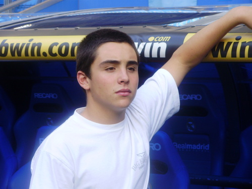 Por el momento estudiante de ADE en la publica y componente del 1juvenil del San Ignacio
