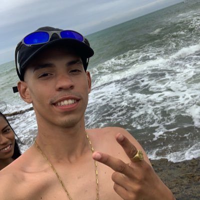Tô num loop vivendo coisas que eu já vivi dizendo coisas que eu já disse vivendo a eterna bad trip..🎶