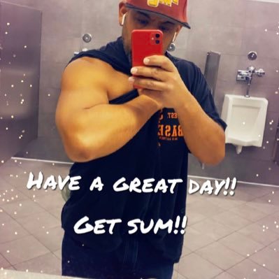 Anttmonee's profile picture. 