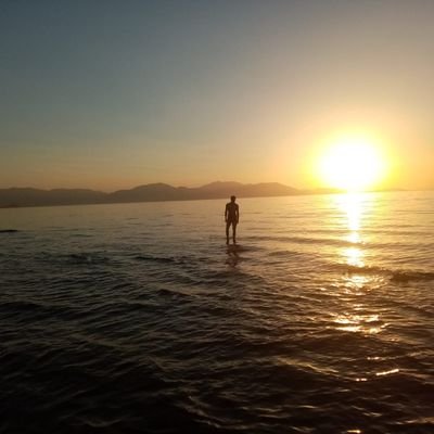 y_kactas's profile picture. unutmayın cesaretli insanlar hayatı kazanır
