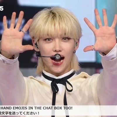 felix, minhyuk y yo decorando gorritas 🍄💭... https://t.co/8h62Er7Rda * ♡