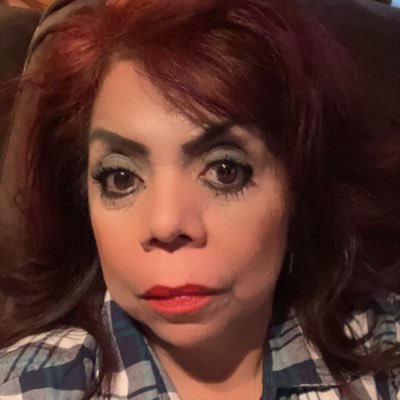 yvonnesnumber7's profile picture. 