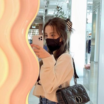 kimchiiitae's profile picture. thv • sooyaaa__