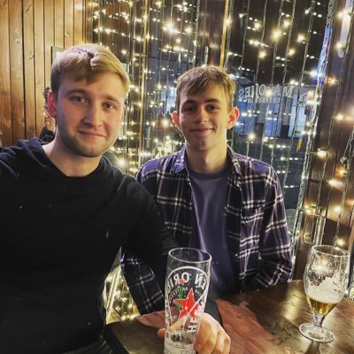 very average looking, shit chat and only 6 abs, more clubs than tiger woods and overly modest x. Insta - stew_beaf