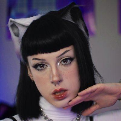 maiaxhelena's profile picture. Part Time Cat Girl ♡ Full Time Emotional Wreck