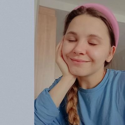Valeria23524813's profile picture.