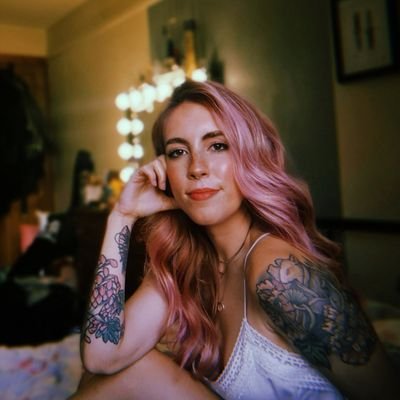 MariaKalavera's profile picture. 𝚁𝚎𝚗𝚊𝚒𝚜𝚜𝚊𝚗𝚌𝚎 𝚠𝚘𝚖𝚊𝚗. Ambr Co-Founder and Creative Director. 𝙸𝚃𝙼.

https://t.co/CaQBQ0EepB