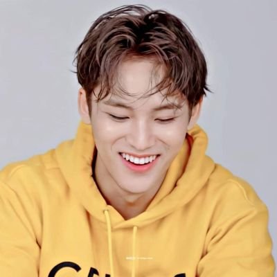 ㅡ⚘ #김민규: I don’t want to be separated from you. Lets stay together like this forever.ᥫ᭡༄
too shy to interact😁