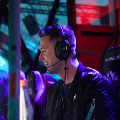 24 Year old aspiring gamer, @Twitch Partner! Ranked #1 Worldwide season 6 in Apex Legends. Business email: markchristensen97@gmail.com