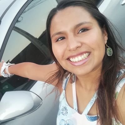 Abogata, fan de Muse y de hilos de tweets de farándula.