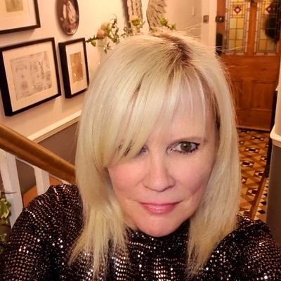 Lady JoJo of Glitter 🇺🇦 💙 #FBPE #ToriesOut Profile