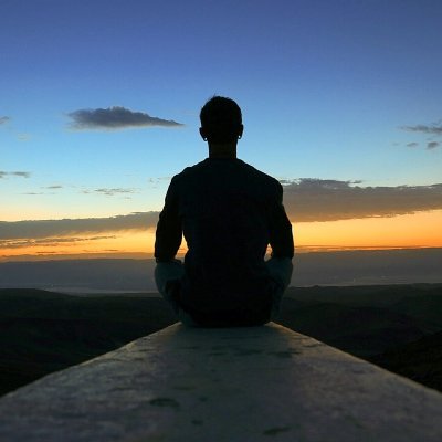 escuchaT95's profile picture. Aprende a escucharte, 👂a soltar👋 y a seguir adelante, 🚶🏻 que al final del camino solo nos tenemos a nosotros mismos...✨🙇🏻