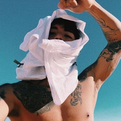 socwcer's profile picture. 𝐑𝐄𝐏𝐋𝐈𝐂𝐀 oғ 크리스찬 유 : a singer, producer, director, and chief editor in DREAM PERFECT REGIME (DPR) and a former C-CLOWN member