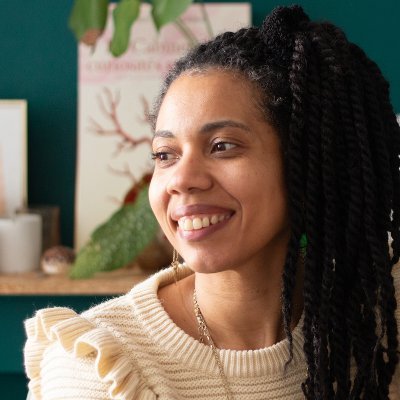 • Directrice Artistique / Illustratrice / Autrice
• Co-maman des puissantes