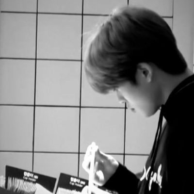 iambxrry's profile picture. เบอร์รี่ (n.) ชอบก็ส่งตัวเองมาจีบค่ะ !