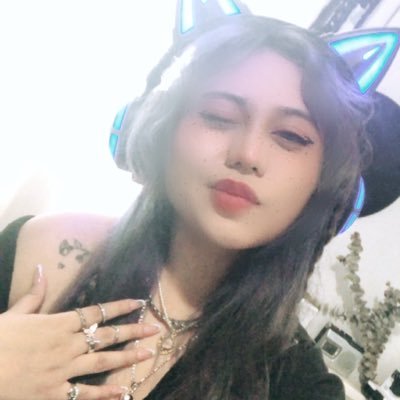 Piapot21's profile picture. my twitter is for random rants that probs won’t make sense ✨