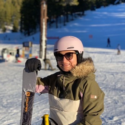 FeyzaTopgul's profile picture. iOS Developer