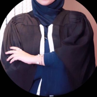 كاتبة الموهبة /قانونية المهنة ماجستير القانون العام..صاحبة ديوان ' رباعيات' +كتاب 'رسائل الباندا+ رواية كهفٌ أزرق'... لو سقط حرف الياء والتاء سأظل بدر/ية.