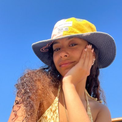 nikxrxs's profile picture. 🦋